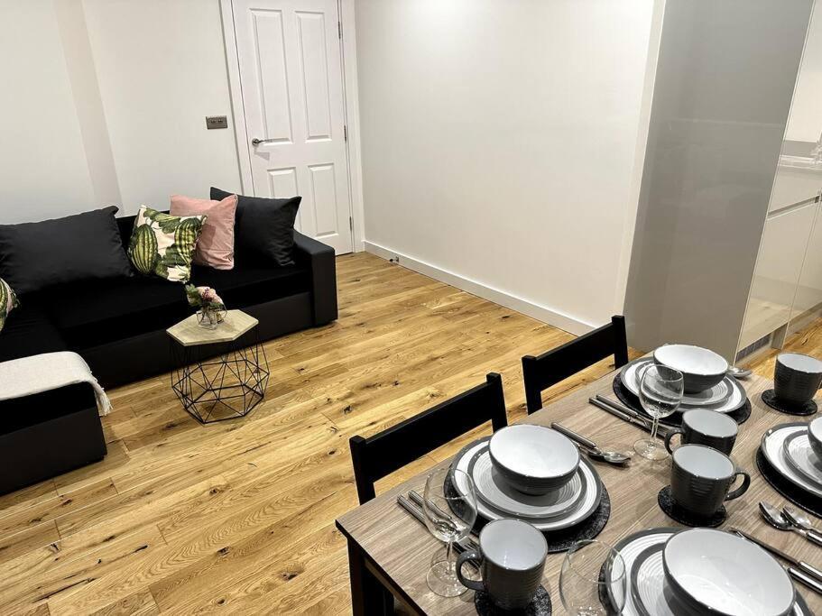Spacious And Elegant Apartment Birmingham Exterior photo